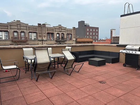 Rented by Alexiou Realty | media 6