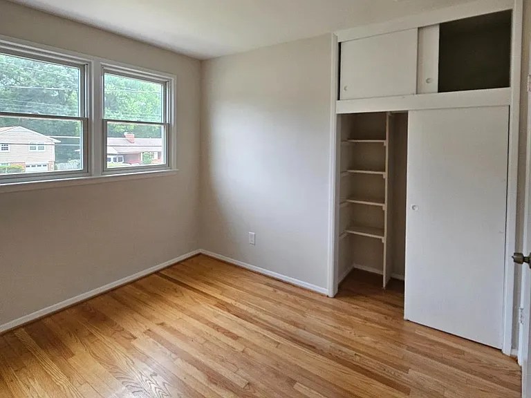 7606 Gresham St — Photo 22