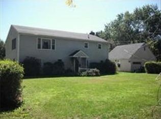 729 Hartford Ave E, Uxbridge, MA 01569