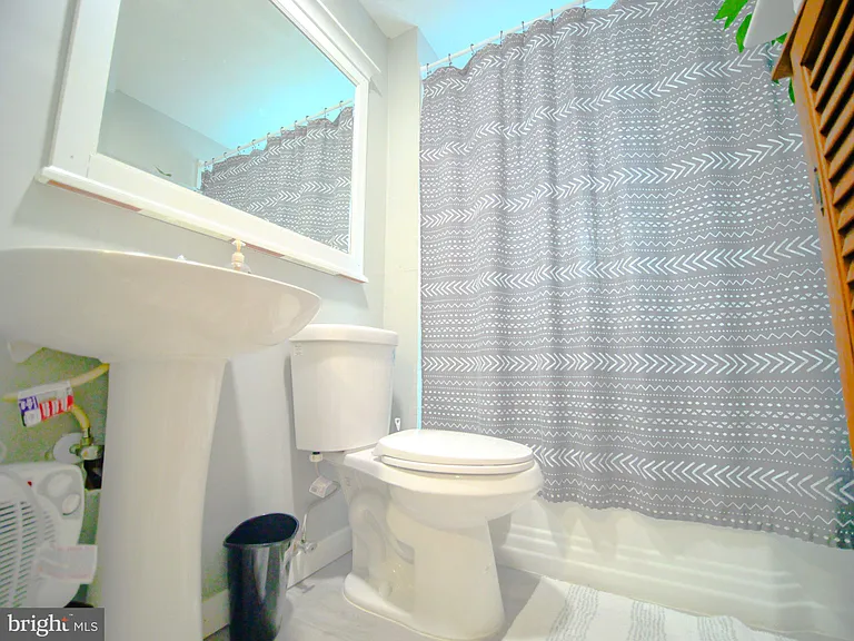 4011 Balfern Ave — Photo 7
