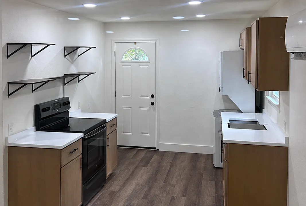 2 bed, 576 sqft, $1,100 — Photo 1