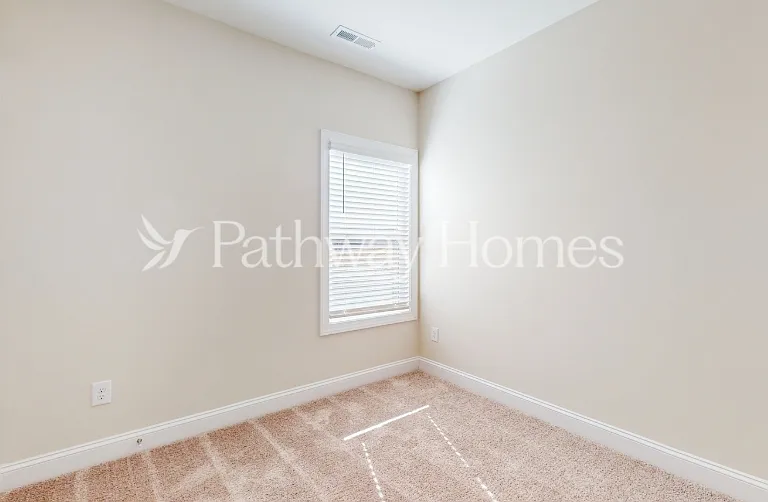 112 S Sina St — Photo 12