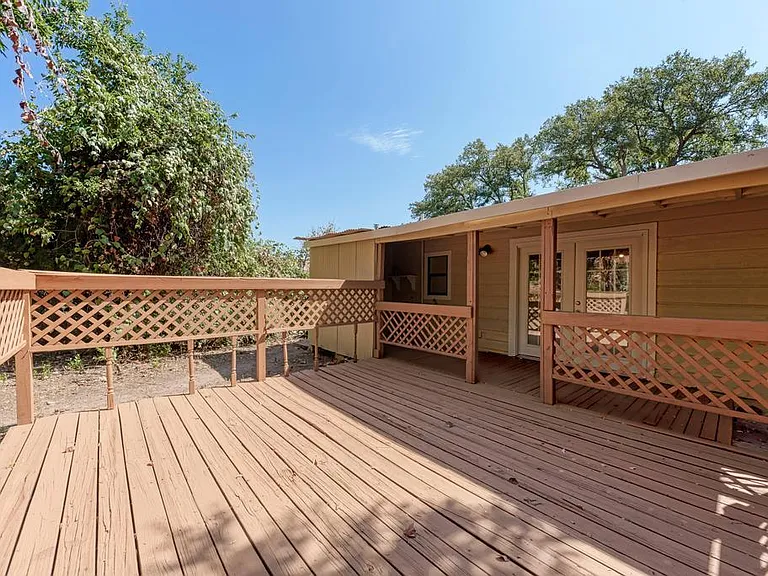 6300 Betty Cook Dr — Photo 35