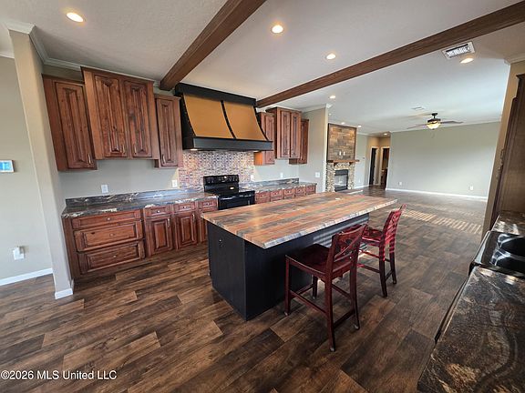 5th image of 3158 Mound Rd NE