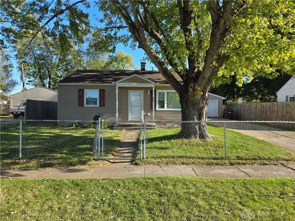 849 Flintridge Dr, Fairborn, OH 45324