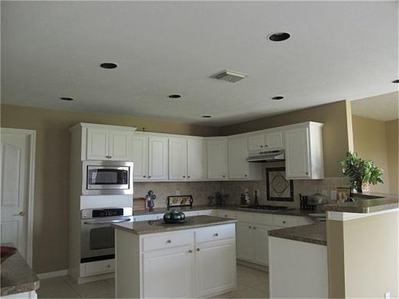 3rd image of 110 Summer Breeze Dr
