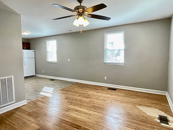 2nd image of 28 Jay St