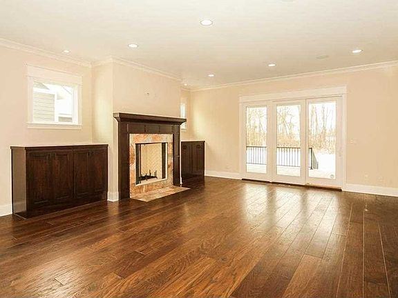 4th image of 333 Chatham Hills Blvd