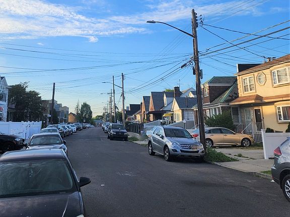 4th image of 11887 Riverton St