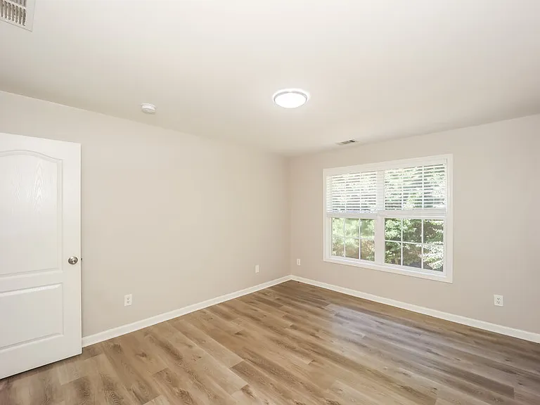 323 Oakhaven Way — Photo 12