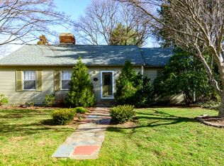 27 Cambria Ct, Pawtucket, RI 02860