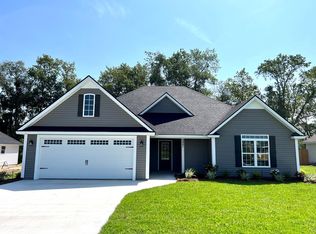 3961 Landings Cir, Hahira, GA 31632