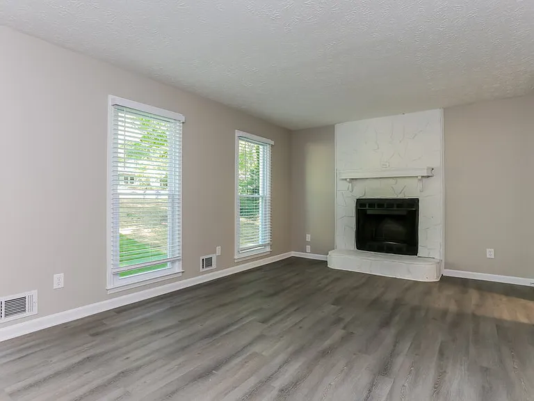 275 Oak St — Photo 11