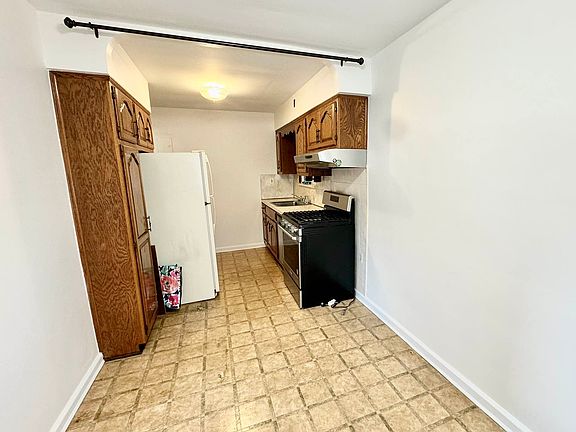 3rd image of 3090 45th St Floor 3