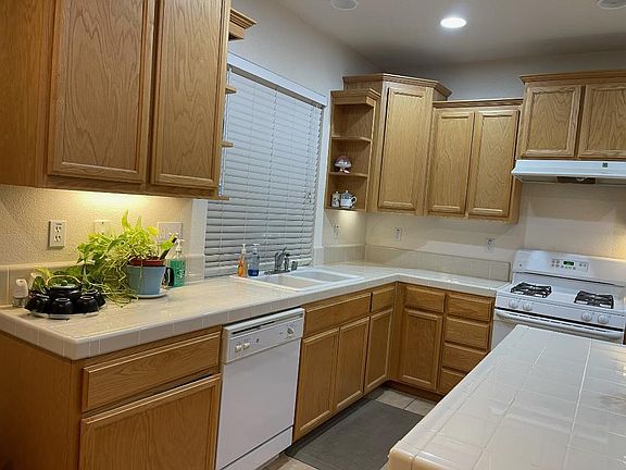 4th image of 8722 Vernaccia Ln