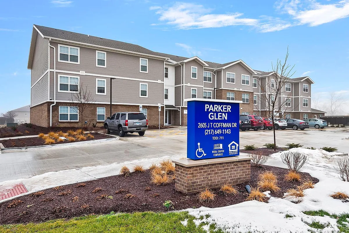 Building Photo - Parker Glen