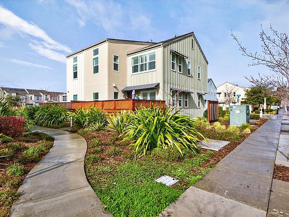 3rd image of 48 Yarrow Way