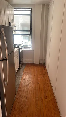 Rented by Monarch Realty Holdings | media 5