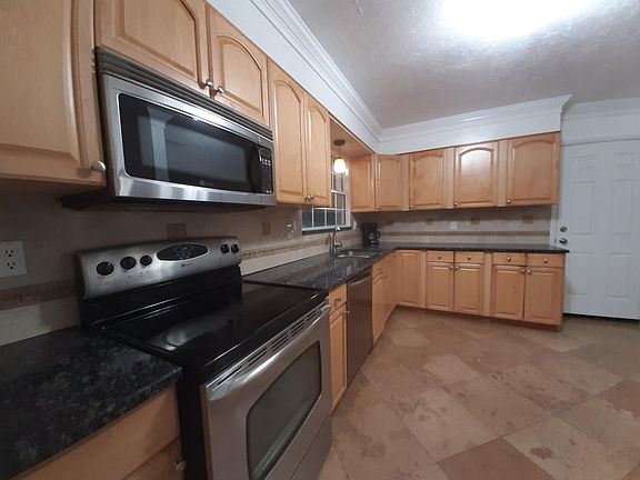 4th image of 2811 Bougainvillea St