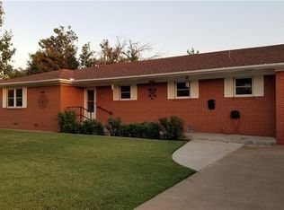 1904 N Willard Dr, Altus, OK 73521