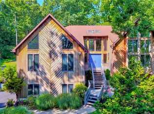 129 Mott Farm Rd, Tomkins Cove, NY 10986