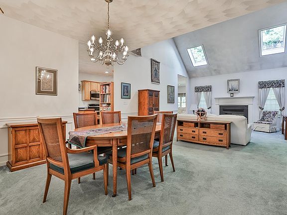 5th image of 62 Sawgrass Cir