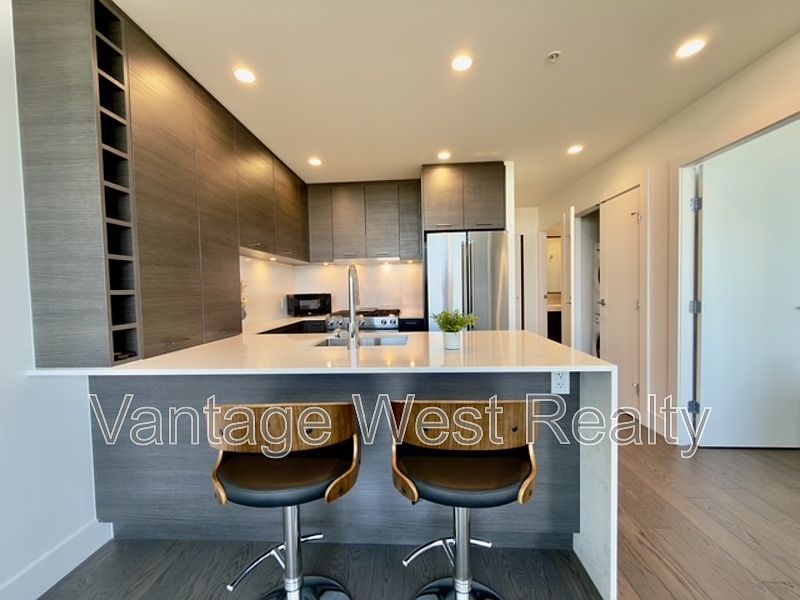 1st image of 1181 Sunset Dr #1006