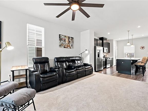 3rd image of 114 Fishermans Way