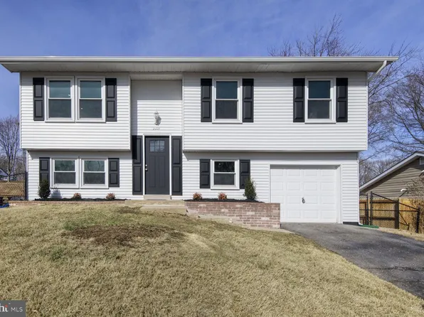 2310 Maytime Dr, Gambrills, MD 21054