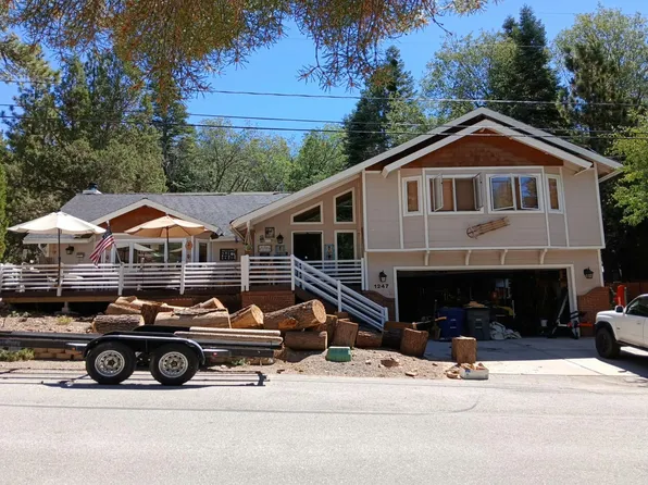 1247 Canyon Rd, Fawnskin, CA 92333