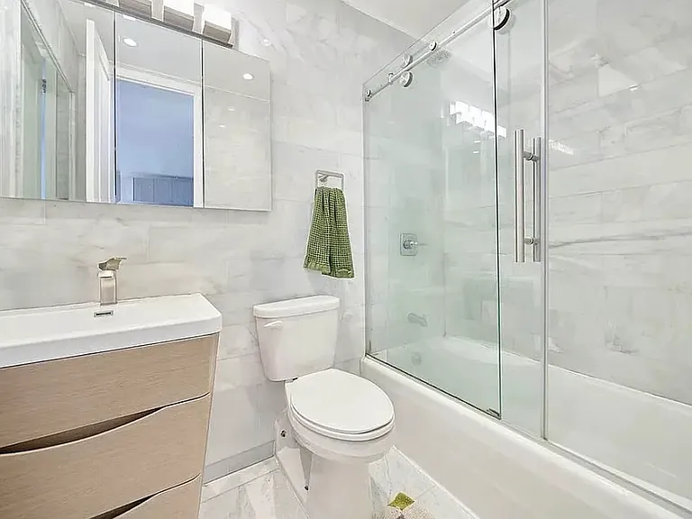 312 E 30th St #10 — Photo 5