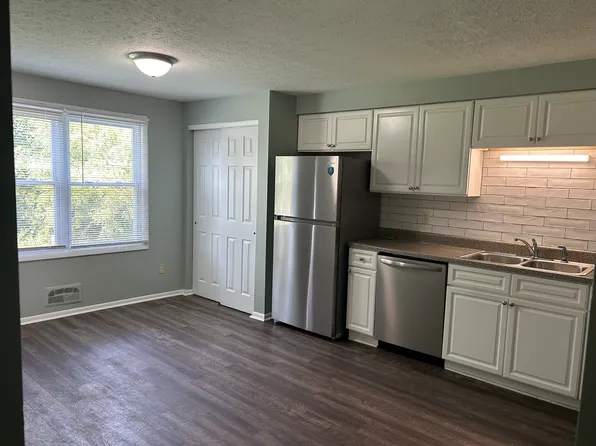 124 Larkins Xing, Rochester, NY 14612