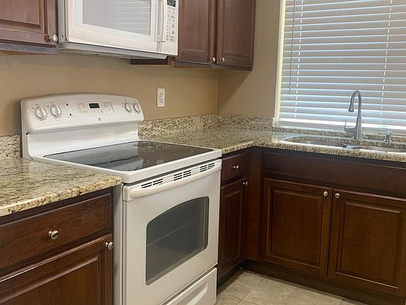 3rd image of 829 S Casitas Dr APT C