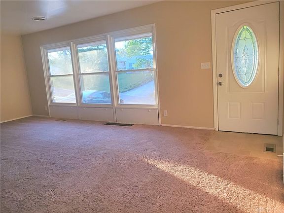 4th image of 118 Ironwood Dr