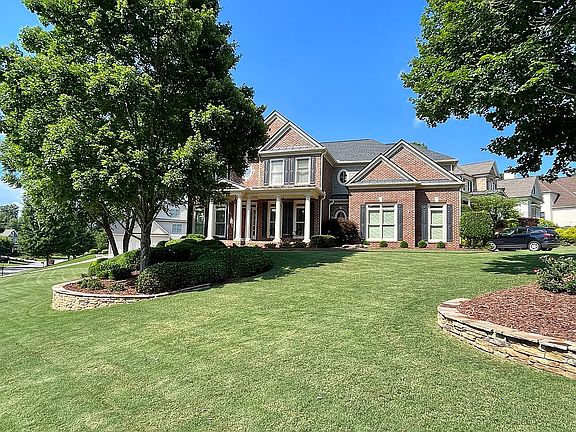 2nd image of 4405 Rhonda Ln