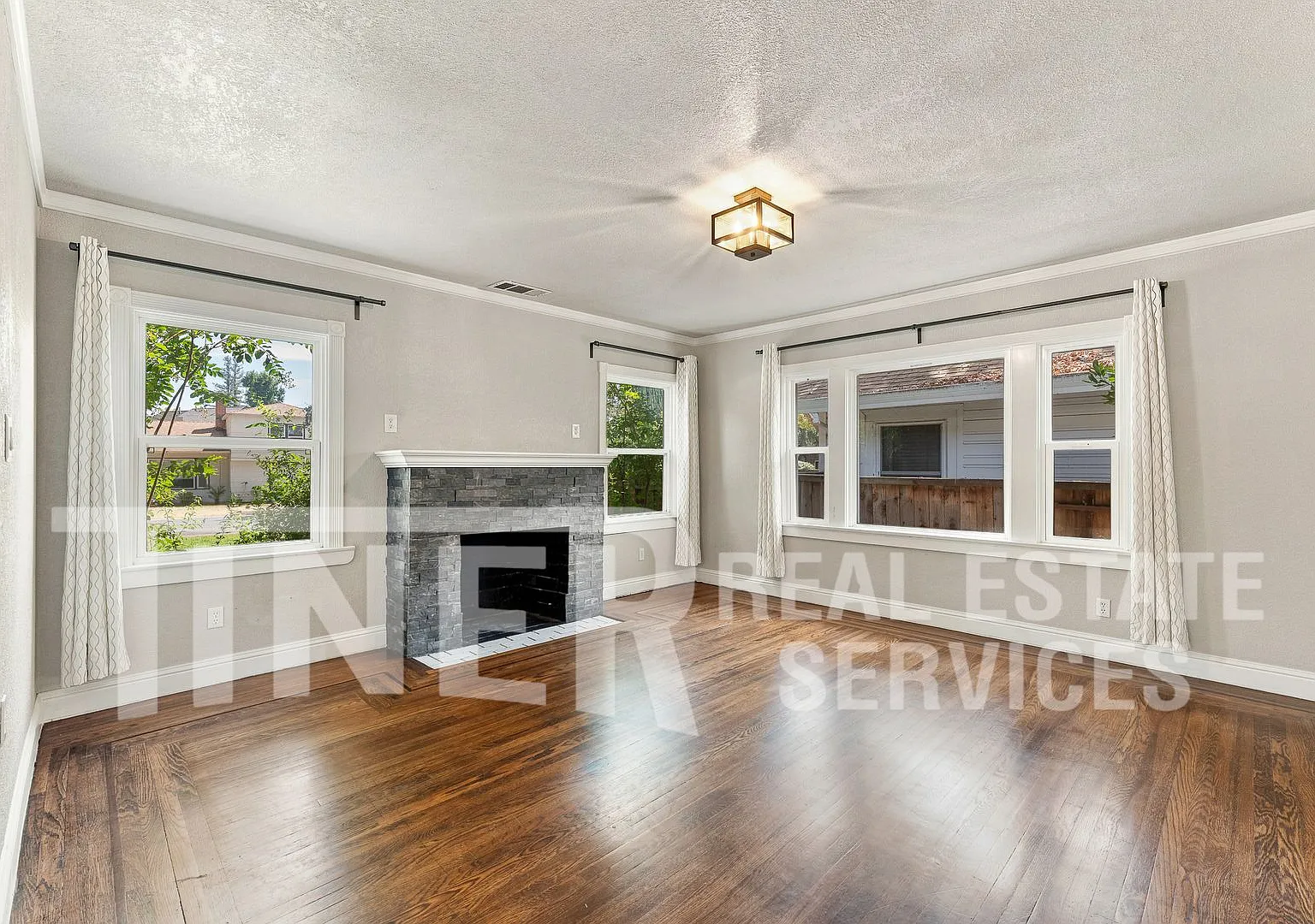 1321 Lochbrae Rd - Tier 1 — Photo 3