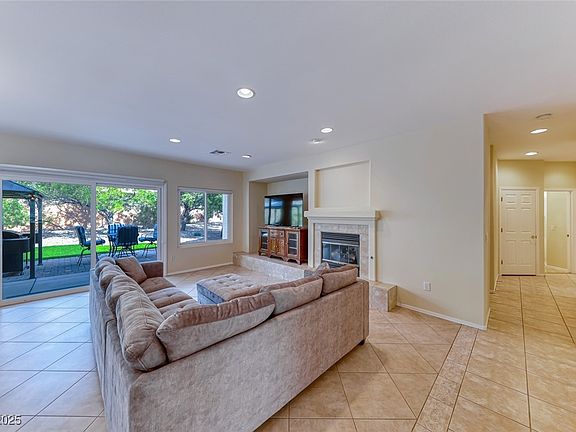 5th image of 3032 Stratmoor Hills Ave
