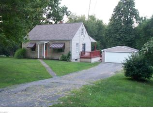 1975 Hubbard Thomas Rd, Hubbard, OH 44425