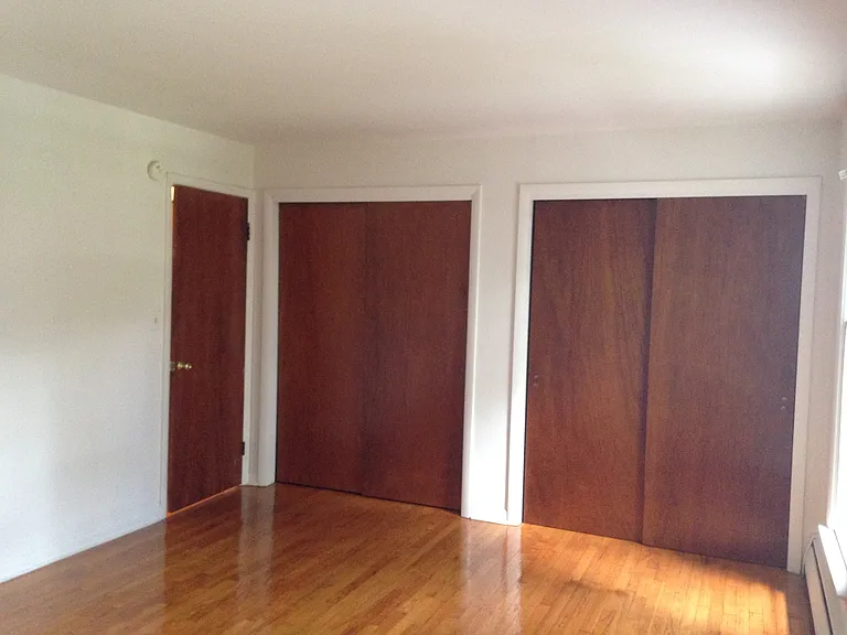 323-349 E Walnut St — Photo 22