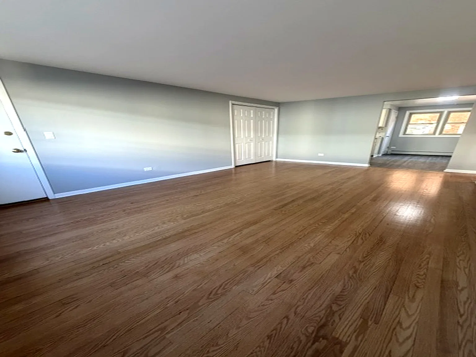 1 bed, 1300 sqft, $1,895 — Photo 2