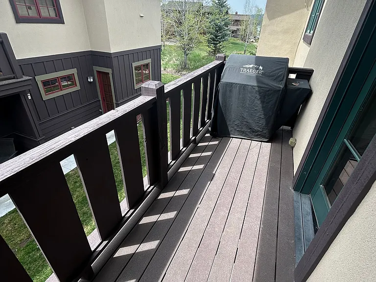 1524 Roosevelt Ave — Photo 43