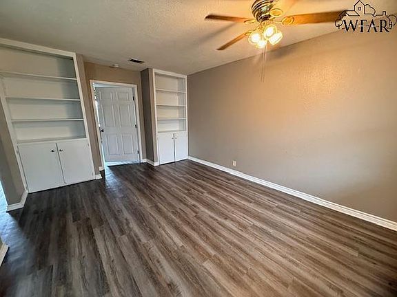 4th image of 1406 Christine Rd