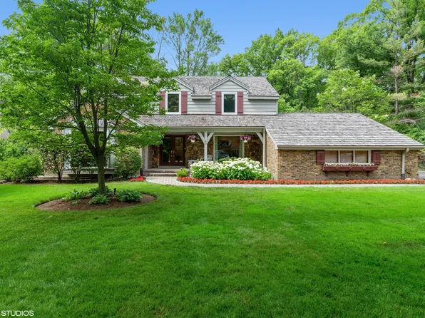 24 Dukes Ln, Lincolnshire, IL 60069