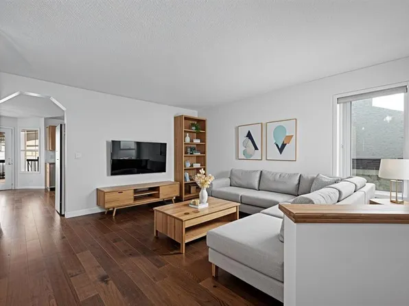 182 E Coventry Close NE, Calgary, AB T3K 4A6