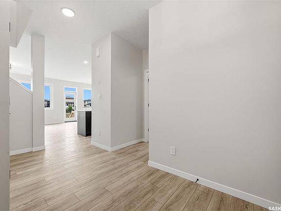 3rd image of 3252 Favel DRIVE