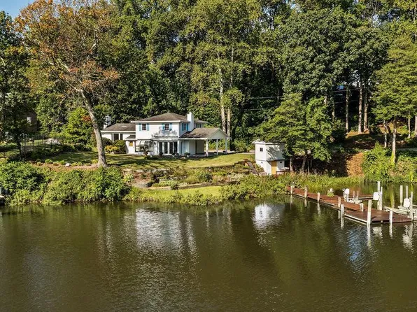 1071 Trails End Rd, Pasadena, MD 21122