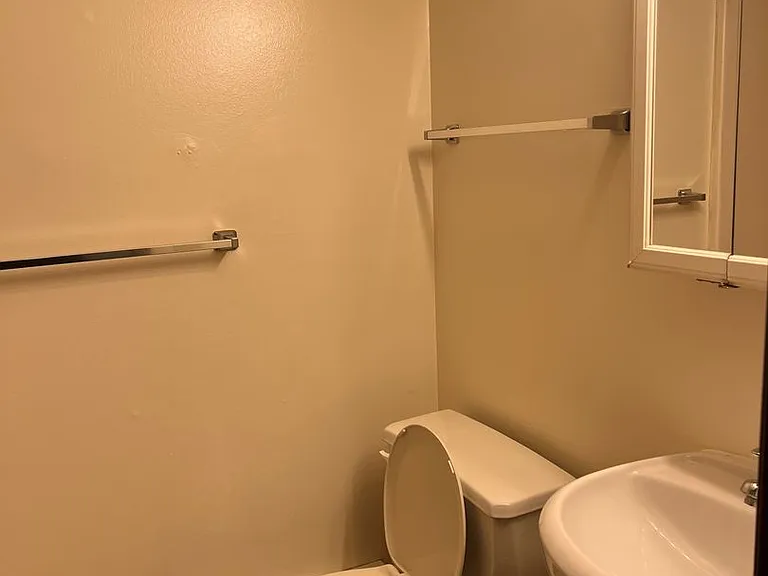 220 Napoleon Rd — Photo 17
