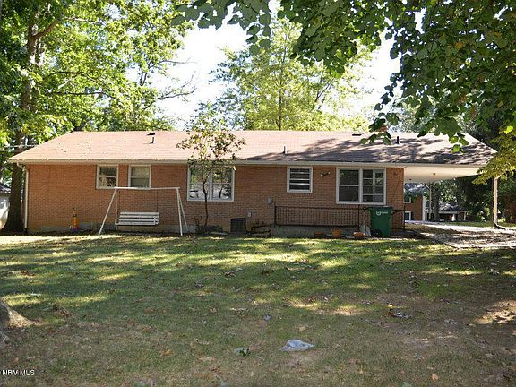 2nd image of 415 Dogwood Ln