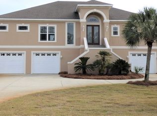 1530 Winding Shore Dr, Gulf Breeze, FL 32563