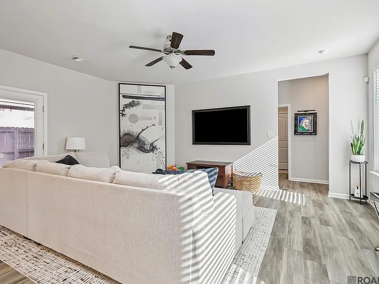 1223 Meridian Dr — Photo 6